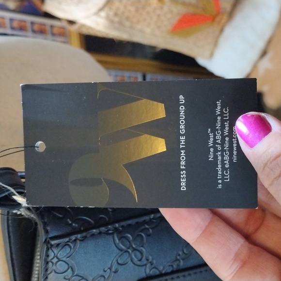 NWT Nine West Black Harmon Swingpack Crossbody - Picture 9 of 11